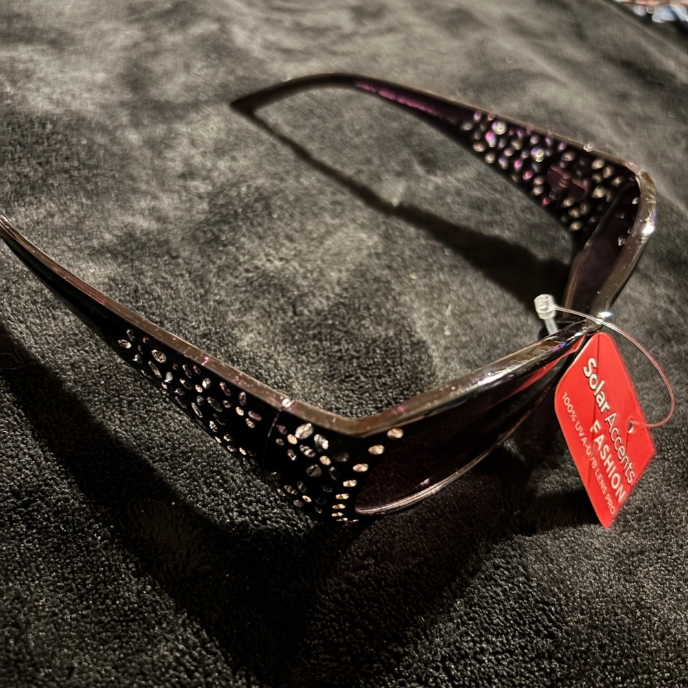 Sunglasses Women’s Black Sunglasses with Rhinestones. 100% UVA/UVB . New